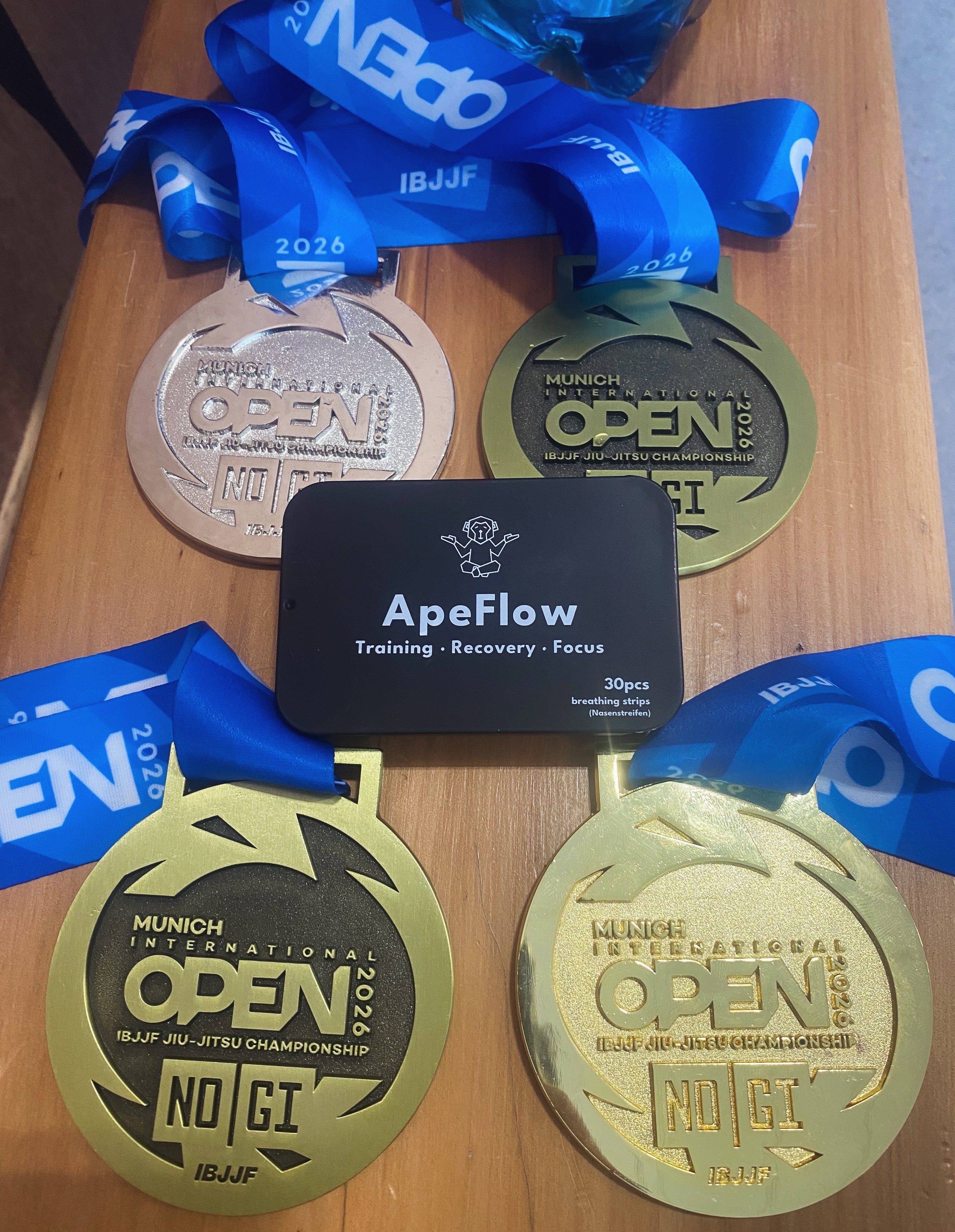 ApeFlow OxUMaxx- Black/White